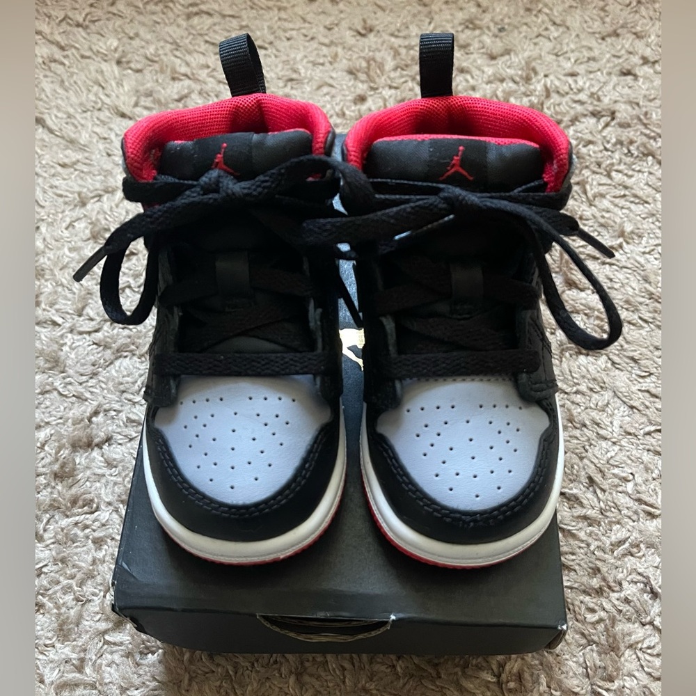 Jordan 1 Mid